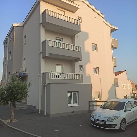Apartments Villa Nova With Pool Макарска Экстерьер фото