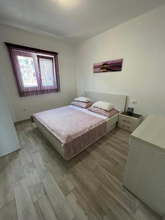 Apartments Villa Nova With Pool Макарска Экстерьер фото