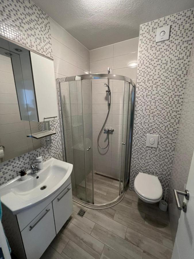 Apartments Villa Nova With Pool Макарска Экстерьер фото